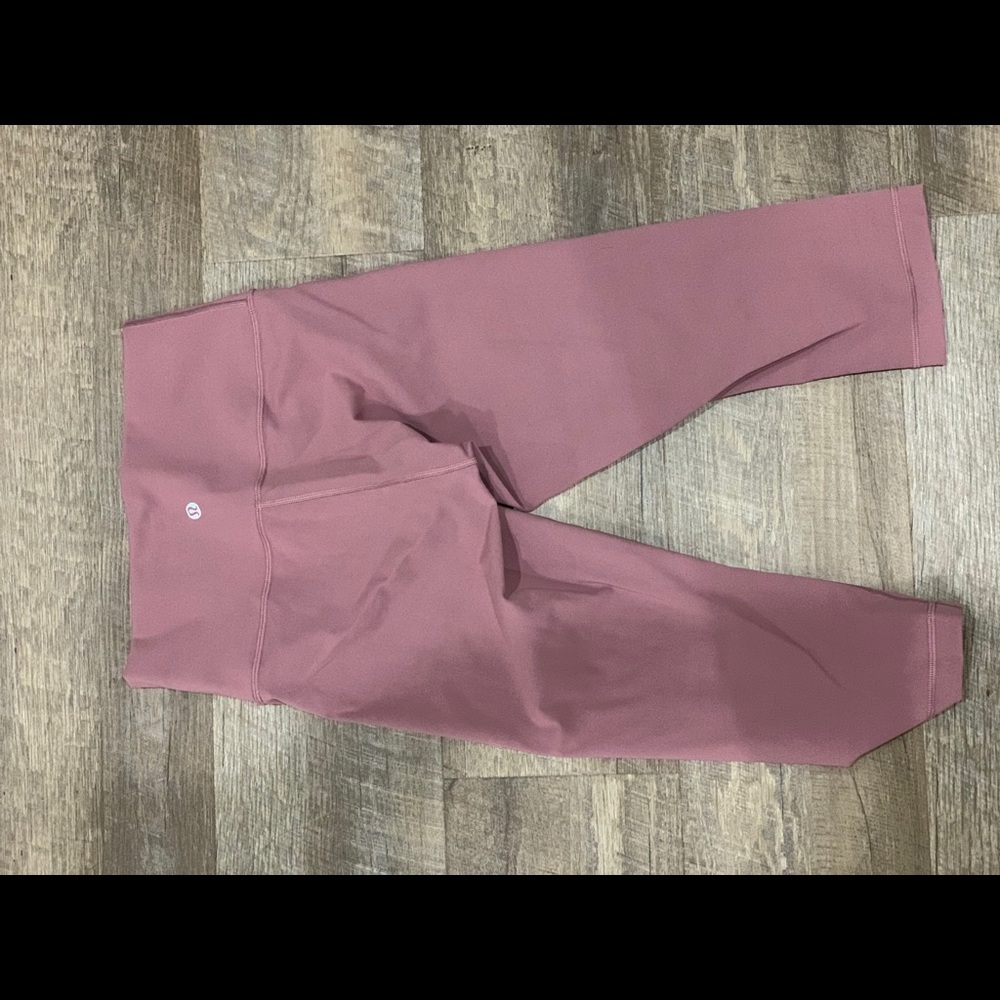 Lululemon crops